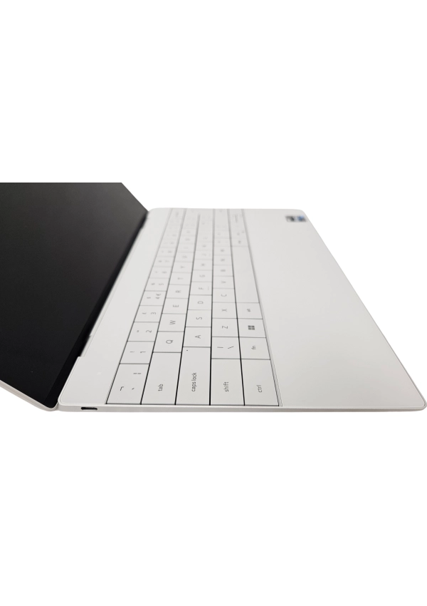 Bezramkowy aluminiowy ultrabook Dell XPS 9320 i7-1260P 32GB 512GB SSD 13,4